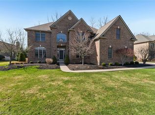 1800 Bur Oak Dr, Westlake, OH 44145