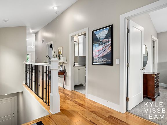 4th image of 542 Fairview Ave NE APT 3