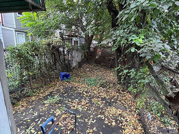 5th image of 1866 E Cornwall St