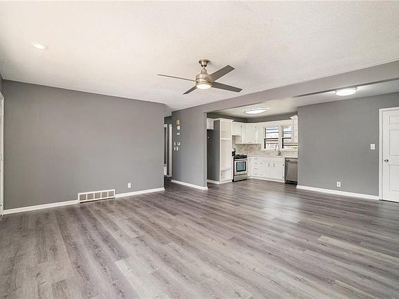 4th image of 9010 Sycamore Way