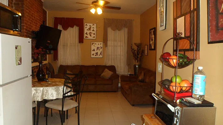 Rented by High Line NYC Realty Group | media 9