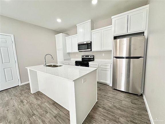 4th image of 3408 Ventura Ave