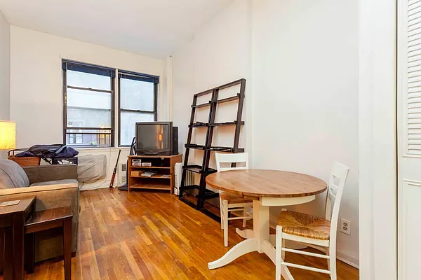 Rented by Town Residential | media 16