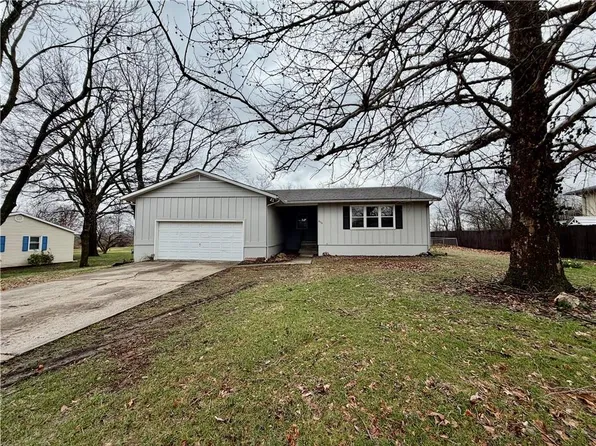 806 E Market St, Warrensburg, MO 64093