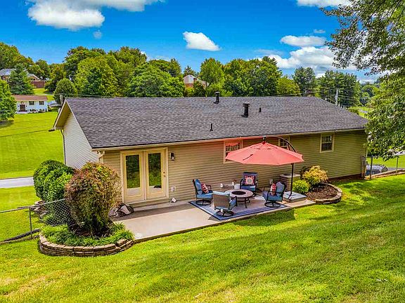 2nd image of 1409 Walters Dr