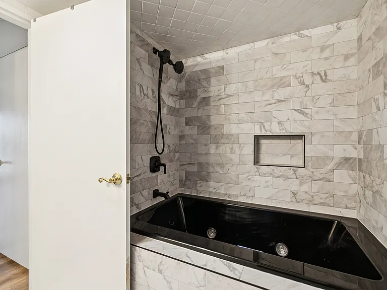 55 Clinton Pl #510 — Photo 8