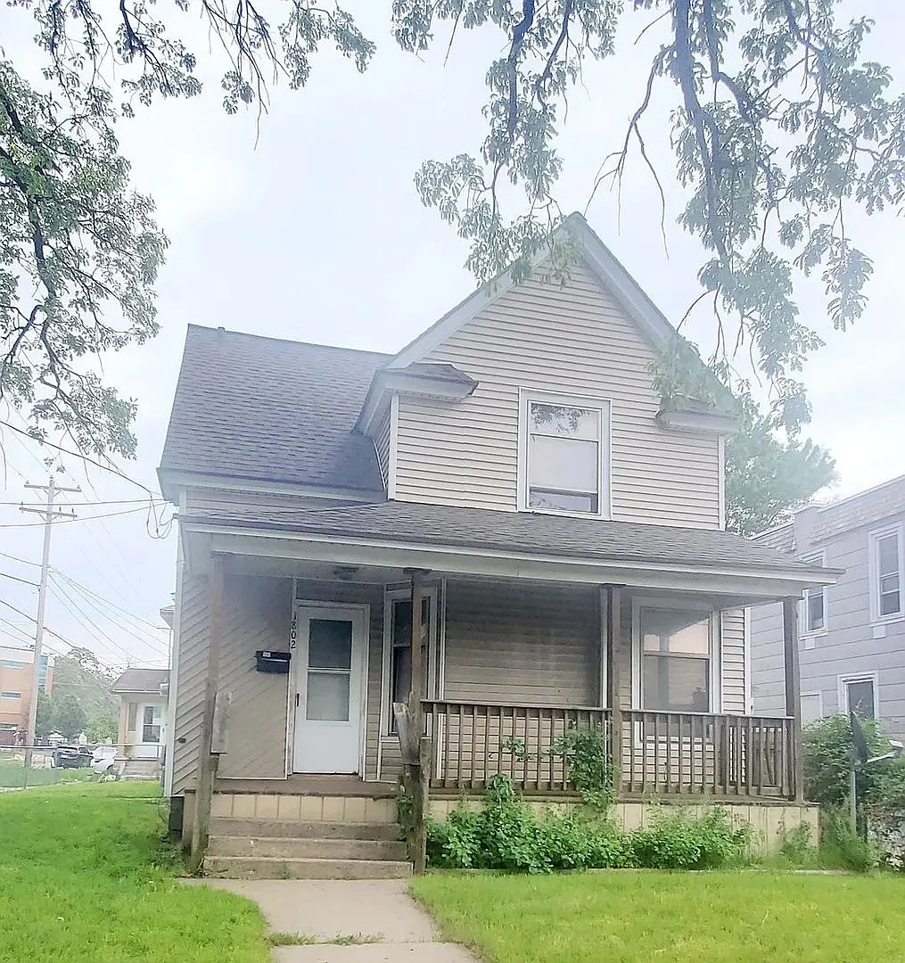 1802 Madison Ave SE photo 1