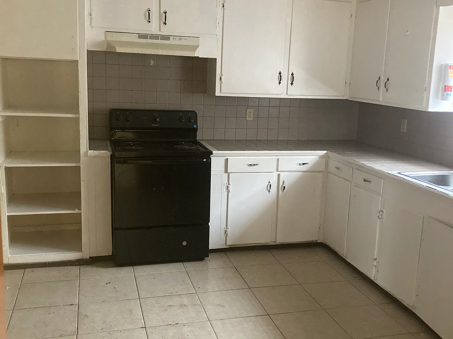3 bed, 1300 sqft, $995 — Photo 3