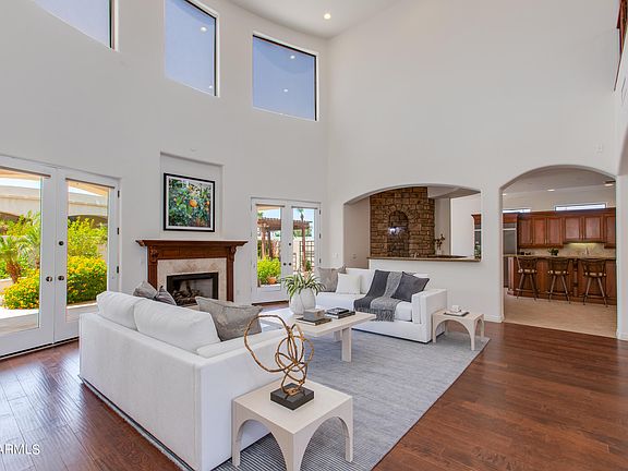 5th image of 1729 E PALMAIRE Avenue