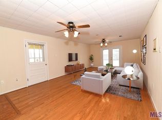 215 W Manfred St, Gonzales, LA 70737