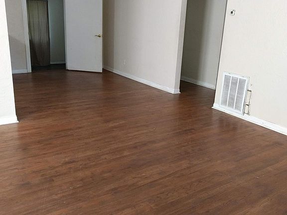 2nd image of 405 E Jersey St