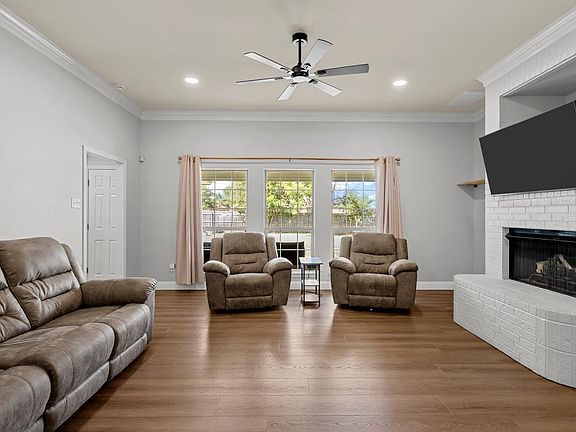 5th image of 325 Fannin Dr