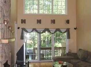 35 Pacio Ct, Roseland, NJ 07068