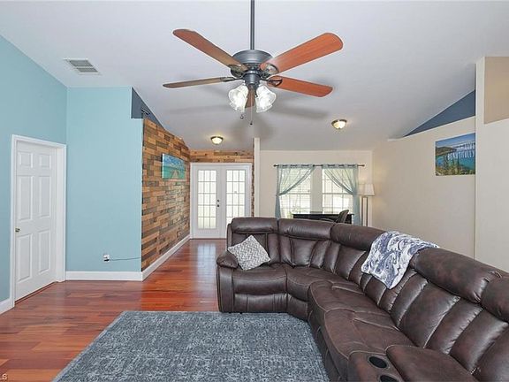 3rd image of 1504 Jackson Ave