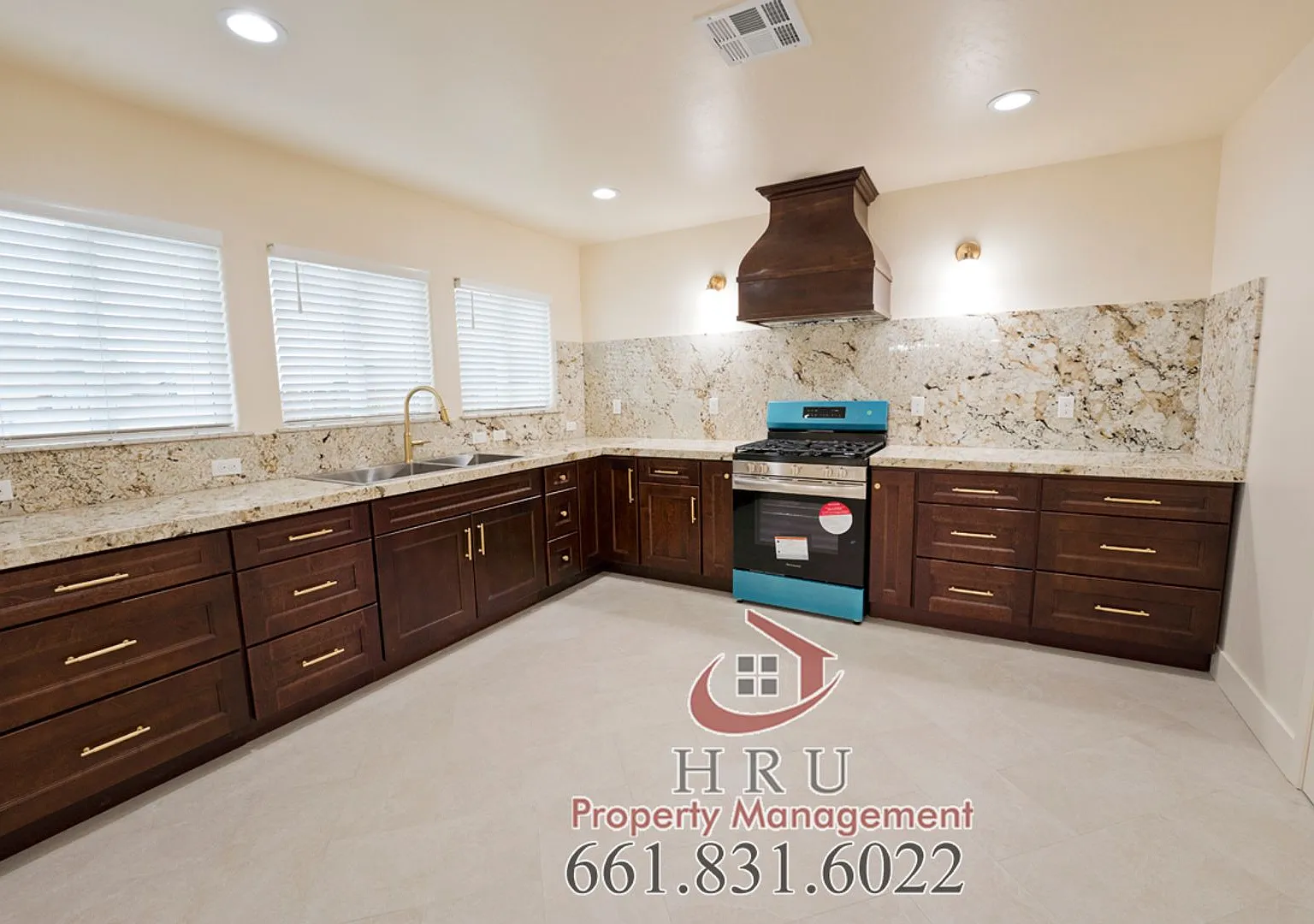 1821 Lacey St — Photo 4