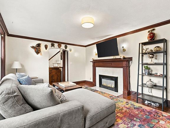 5th image of 50 Lasell St