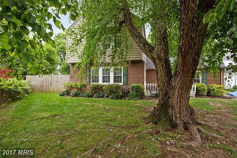 4 bed, 1839 sqft, $3,200 — Photo 2