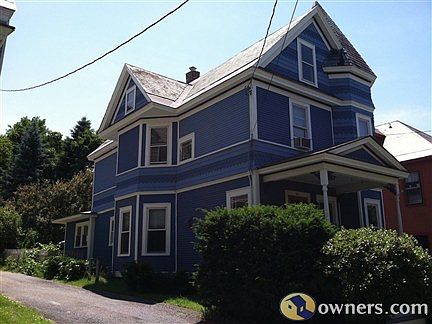  Lovely Victorian circa 1908 in the heart of downtown