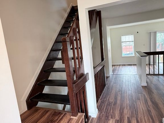 3rd image of 853 Saint Michaels Dr
