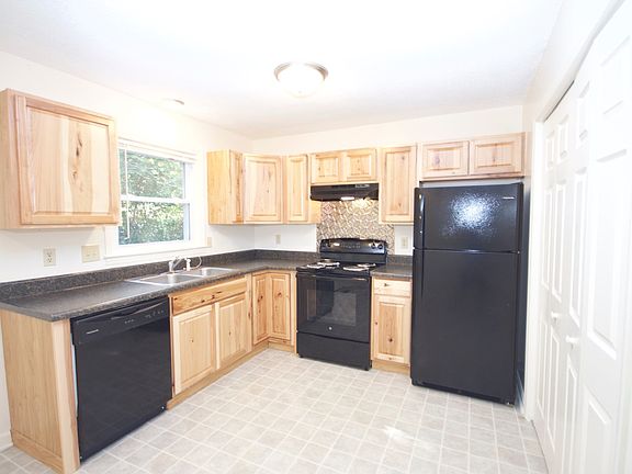 3rd image of 43 Hamburg Dr APT 3