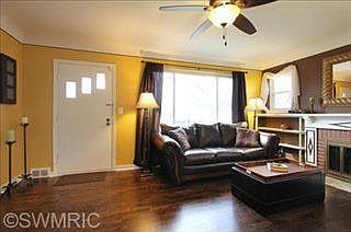 5th image of 2043 Burton St SE