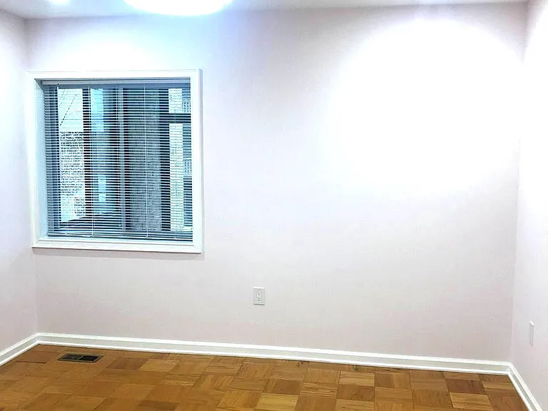 1 Stonehenge Cir #2 — Photo 17