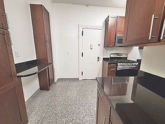 5th image of 680 W End Ave #9A