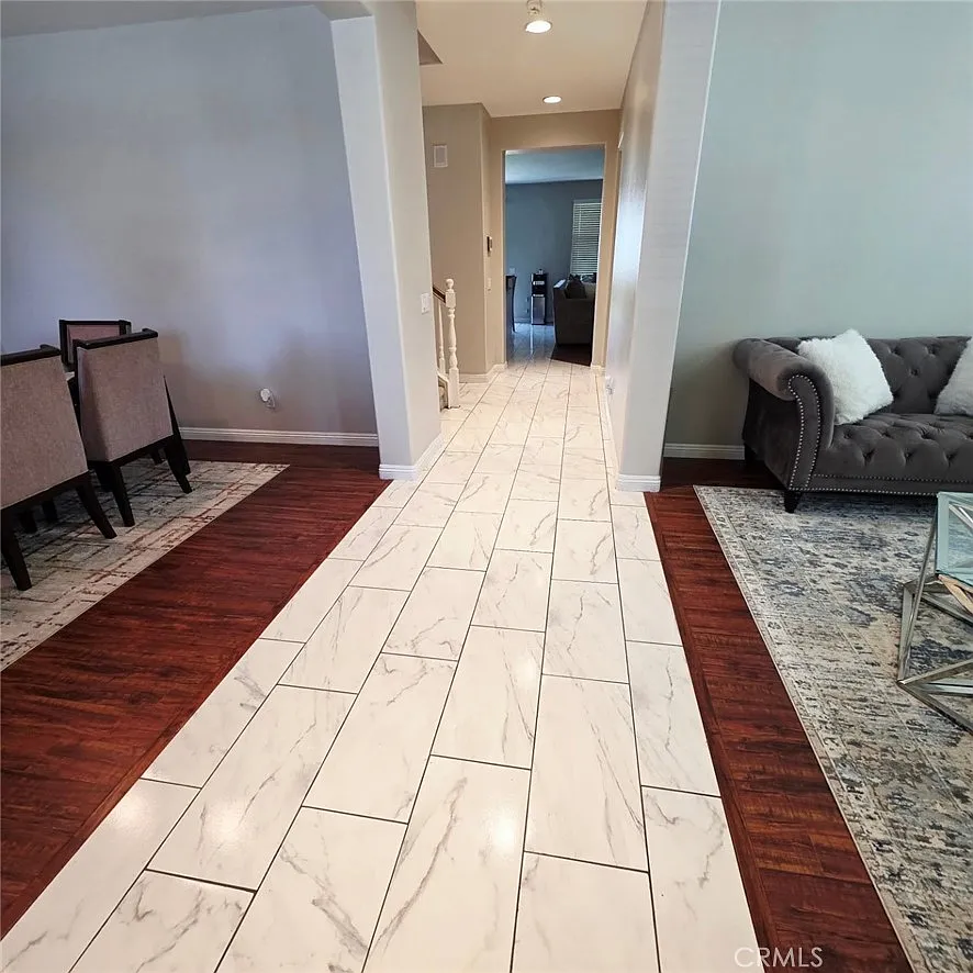 4 bed, 2.5 bath, 2407 sqft, $4,400 — Photo 3