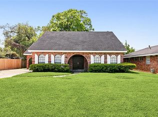 16 Derbes Dr, Gretna, LA 70053
