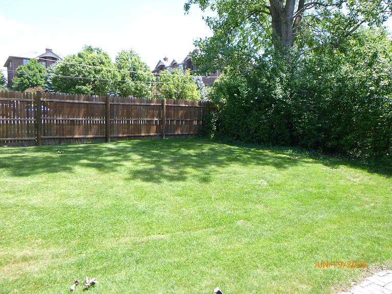 1529 Crab Tree Dr — Photo 15
