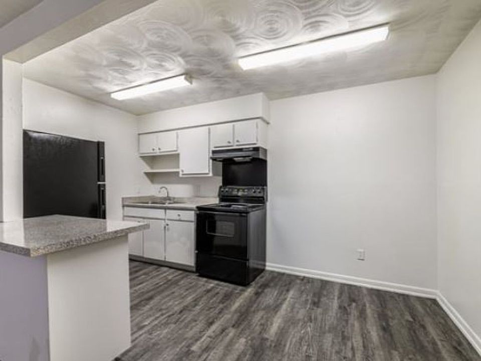 1st image of 304 Norman Dr APT 13