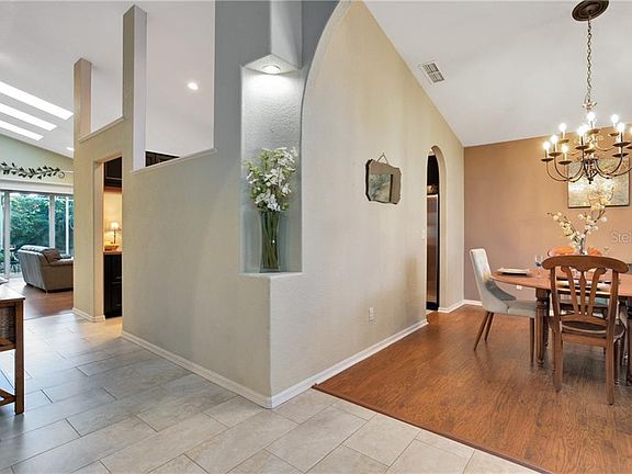 2nd image of 821 Havenwood Dr