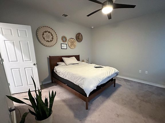 2nd image of 1600 Los Olivios Way