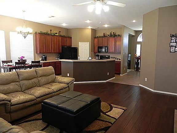 4th image of 6519 Lakewood Dr