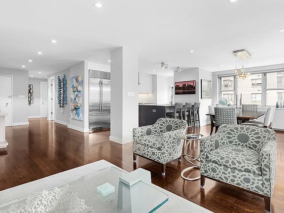 4th image of 931 Lexington Ave #8B