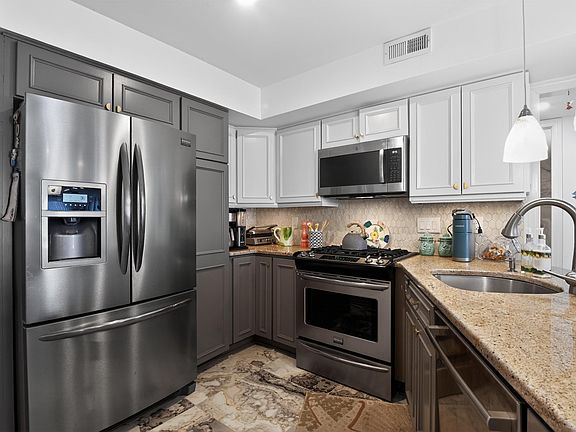 2nd image of 3901 Ocean Ave APT 6