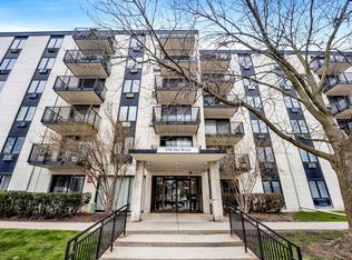 9701 N Dee Rd UNIT 1B, Niles, IL 60714