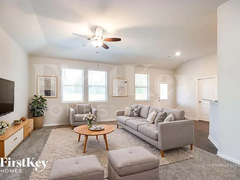 11024 Patriot Ct — Photo 4