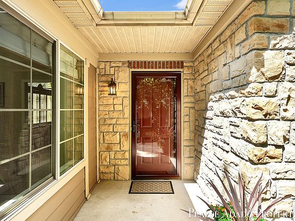 4th image of 1033 Bridge Crest Dr SE