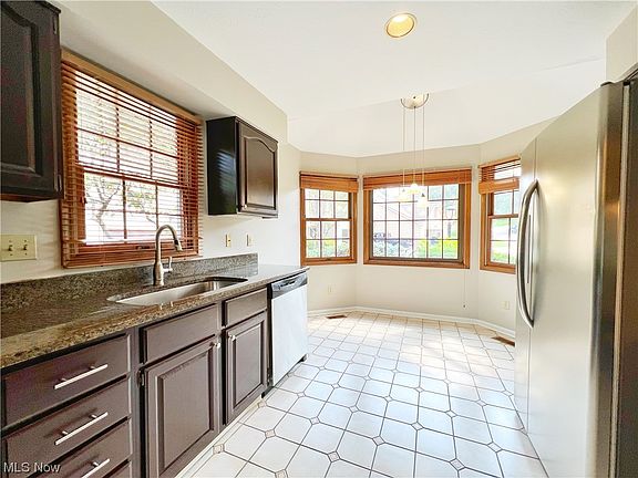 5th image of 1370 Elmwood Ct #5