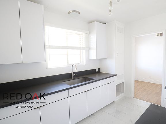 5th image of 3717 W Mont Clair St #3
