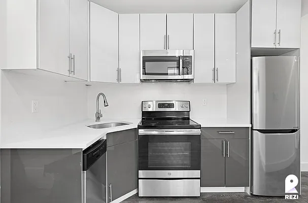 Rented by REZI | media 1