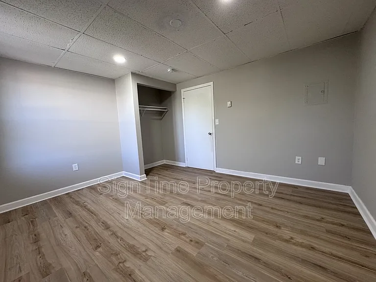 229 N Jonathan St #301 — Photo 6