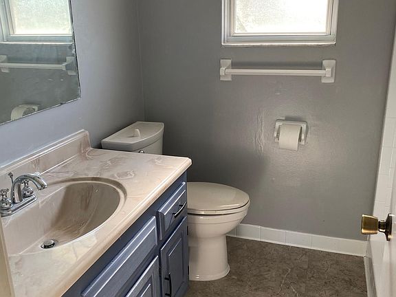 4th image of 83 Belmont Blvd