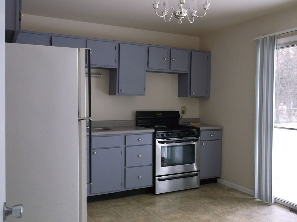 2nd image of 108 Longmeadow Dr