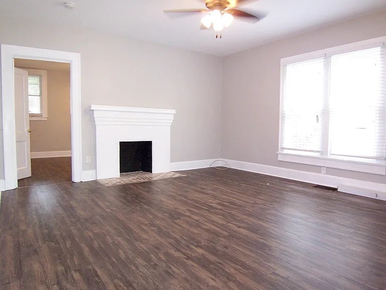 125 8th Ave N #6 — Photo 2