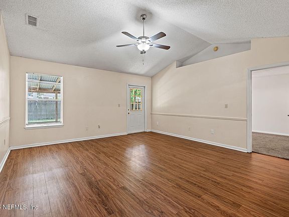 5th image of 11326 HENDON Drive