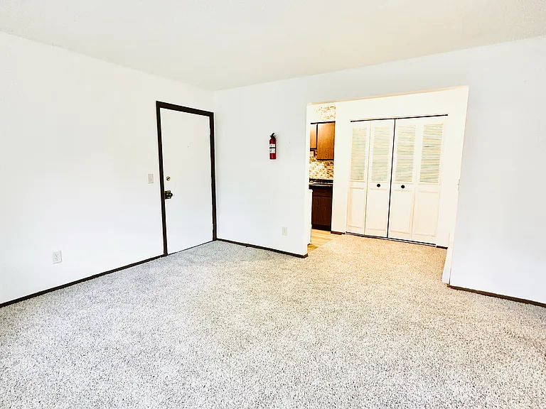 722 Buchanan Ave — Photo 3