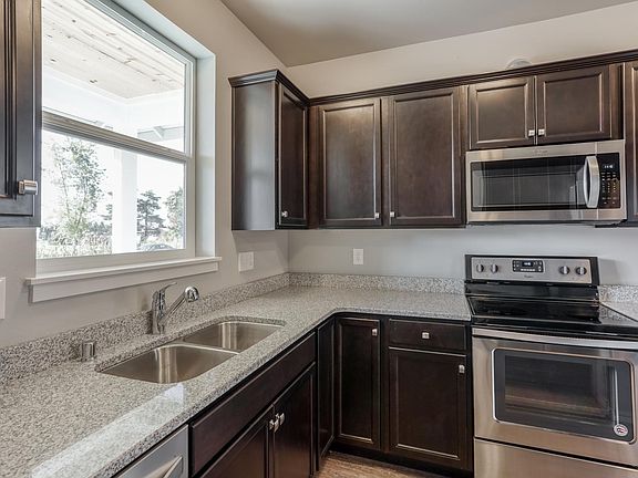 5th image of 432 B St