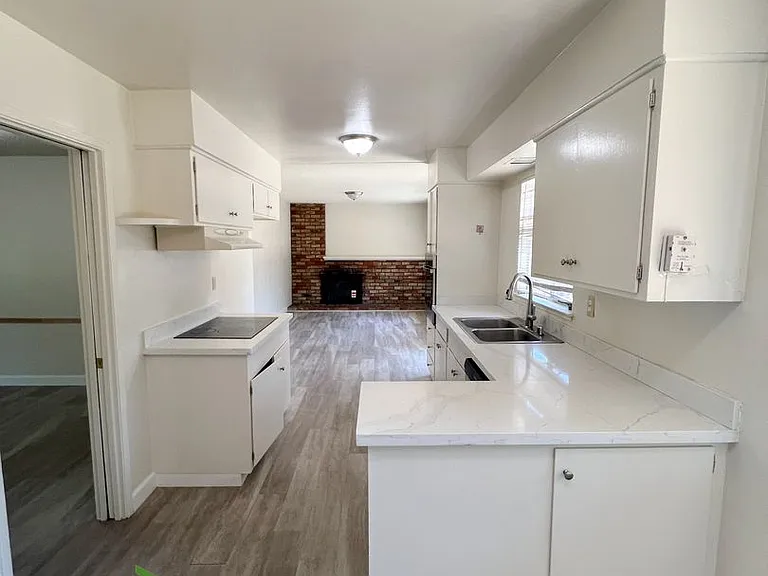 10600 E Estates Dr — Photo 9